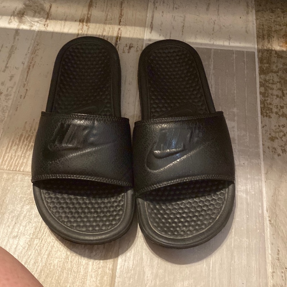 Nike slides size 7